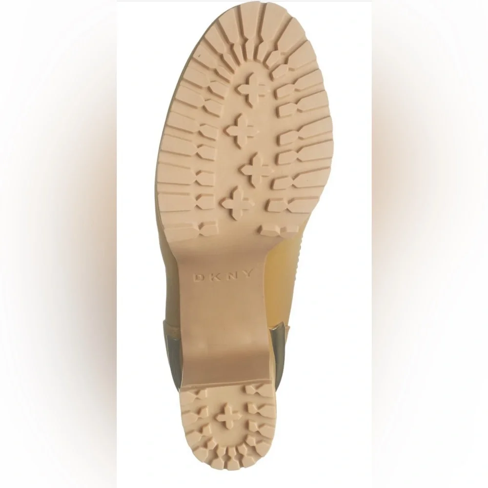 NWT DKNY Logan Lug Sole Boot - Picture 4 of 4